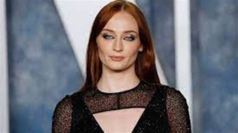 sophie turner desnuda|Game Of Thrones: Nudity is essential says Sophie。